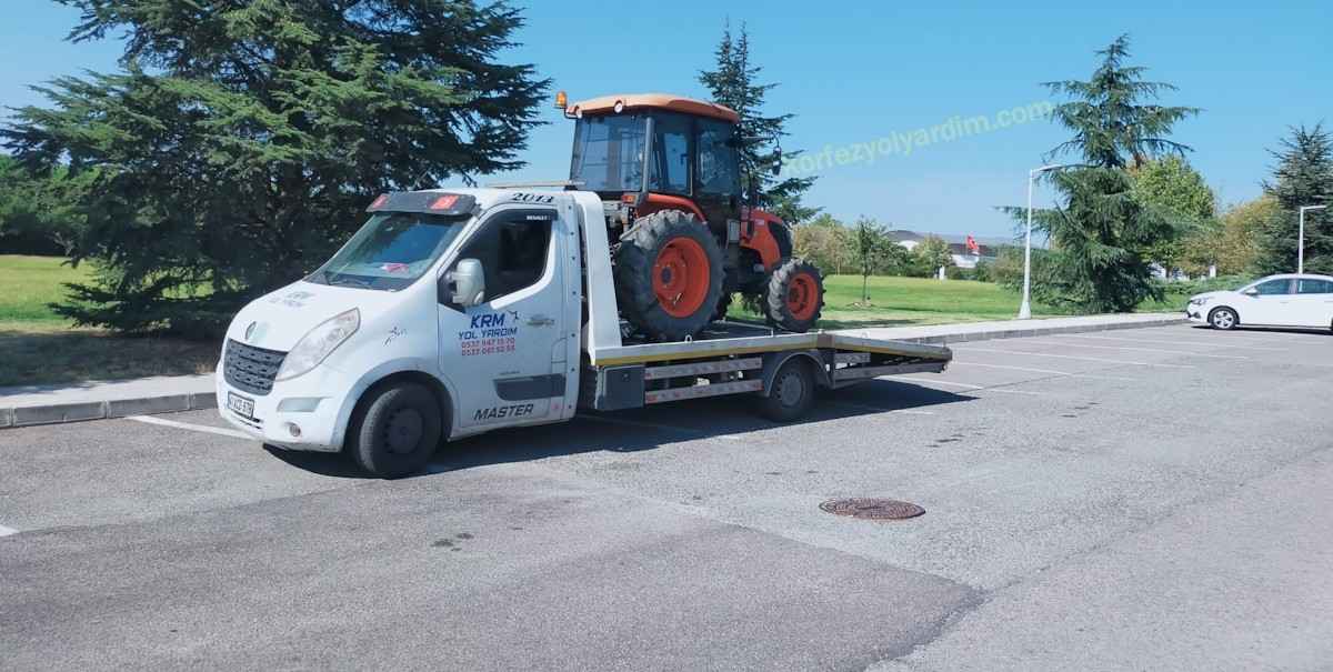Anadolu Otoyolunda Teslim Alınan Sıfır Traktör